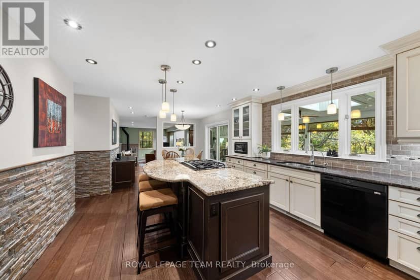 5532 Whitewood Avenue — photo 12 of 40