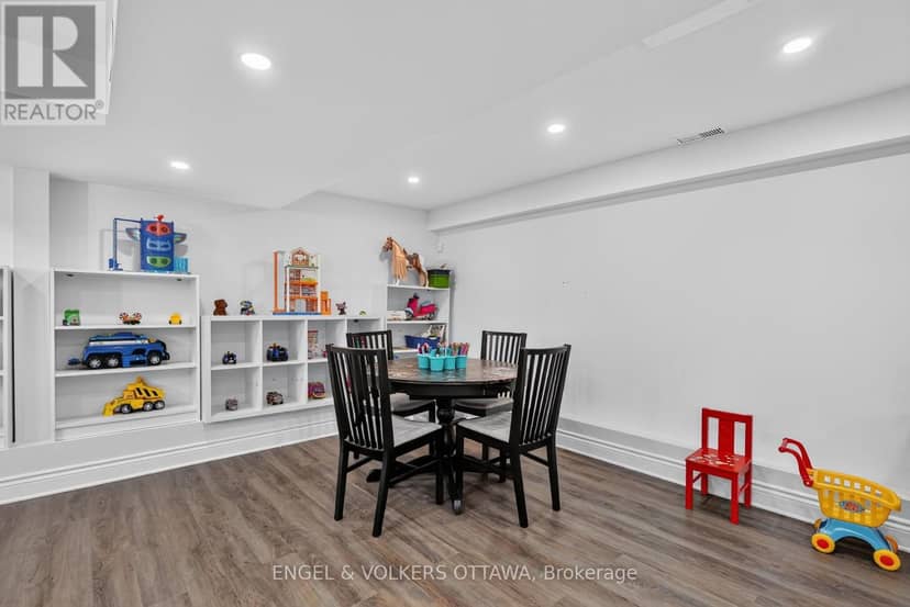 1330 Kilborn Avenue — photo 33 of 40