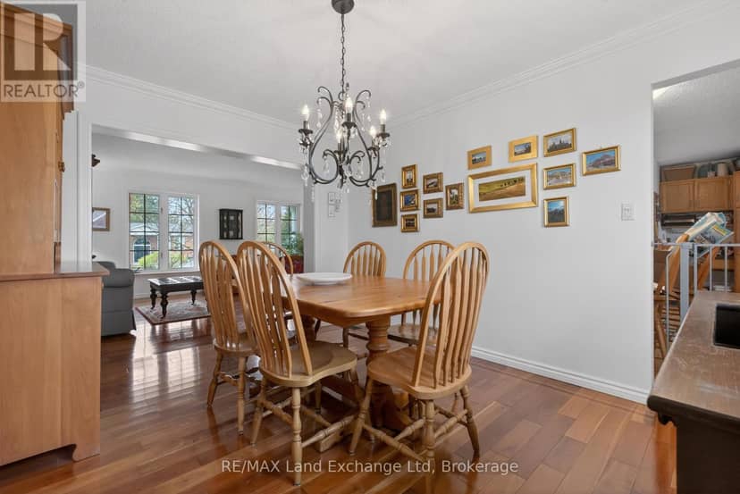 469 Grandview Road — photo 9 of 40