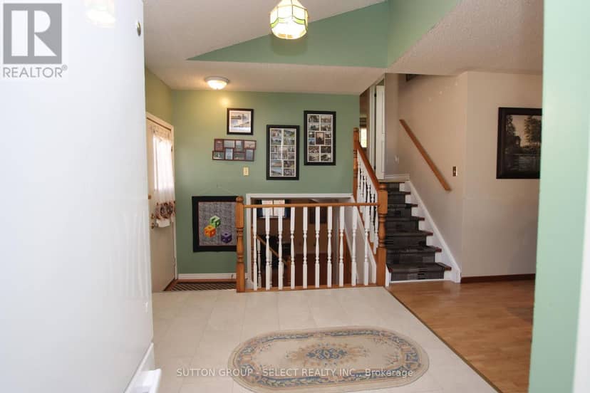 28 Corinth Court — photo 9 of 40