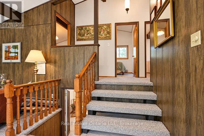 38 Deanlea Boulevard — photo 13 of 40