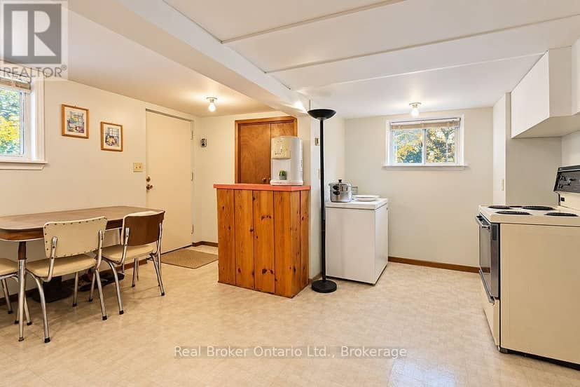 38 Deanlea Boulevard — photo 20 of 40