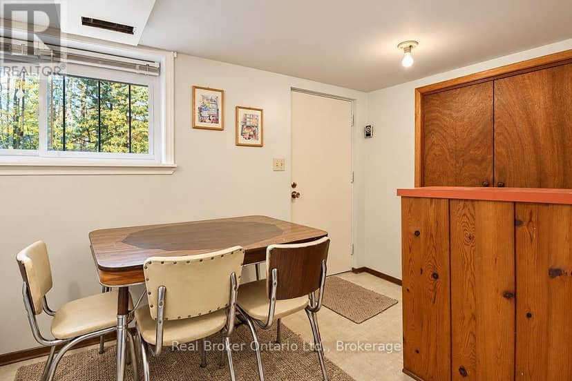 38 Deanlea Boulevard — photo 21 of 40