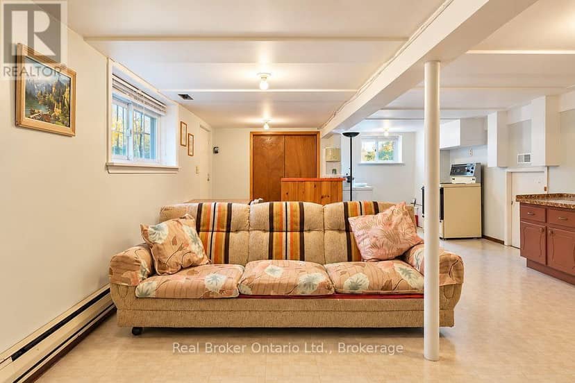 38 Deanlea Boulevard — photo 22 of 40