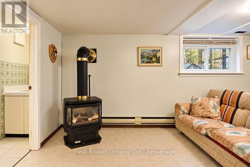 38 Deanlea Boulevard — photo 23 of 40