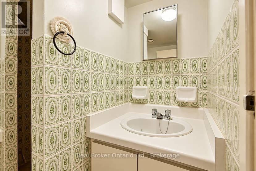 38 Deanlea Boulevard — photo 25 of 40