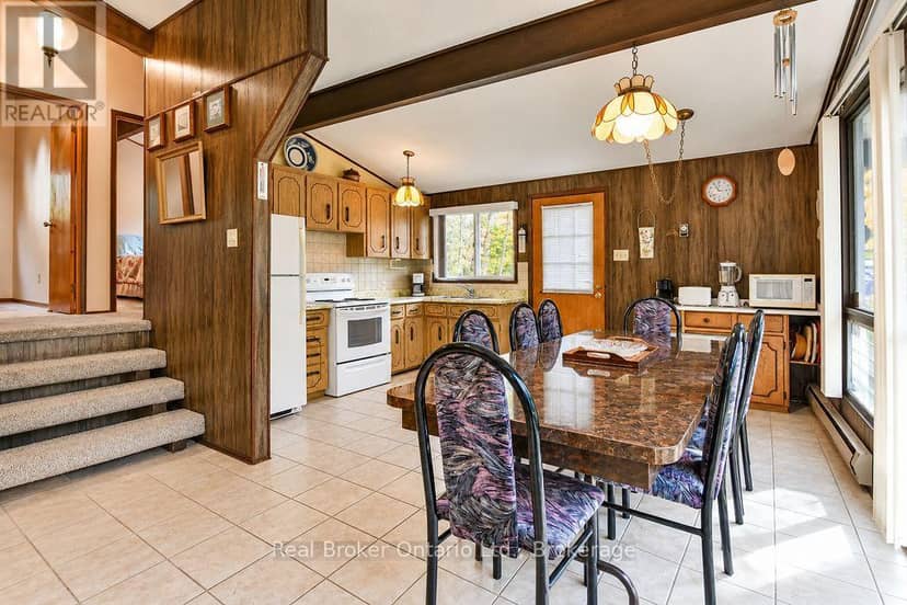 38 Deanlea Boulevard — photo 9 of 40