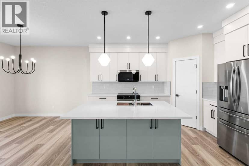 51 Vincent Crescent — photo 12 of 40