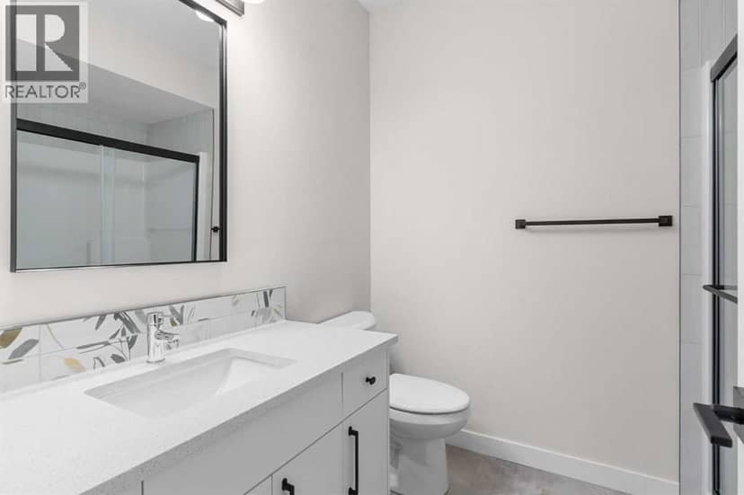 51 Vincent Crescent — photo 32 of 40