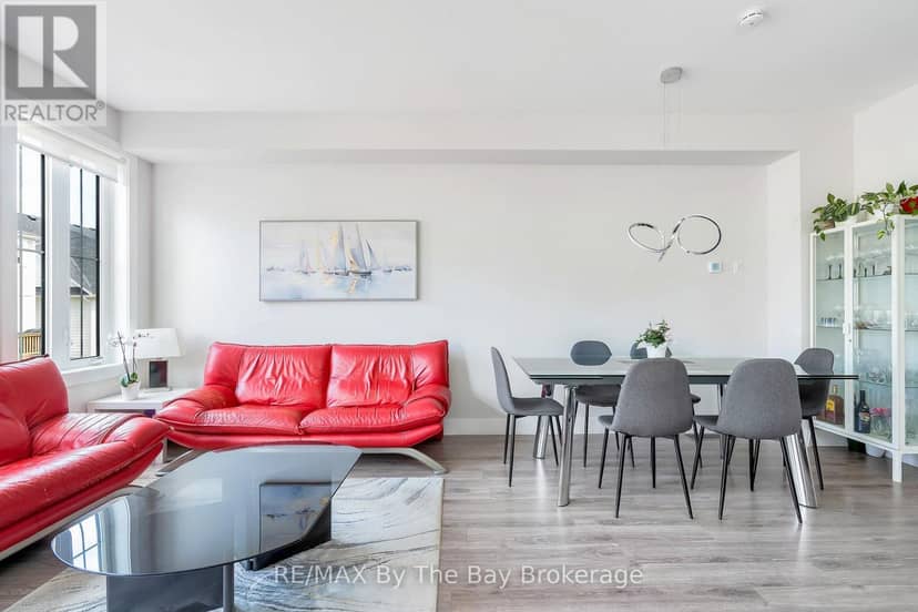 112 Sycamore Street — photo 10 of 32