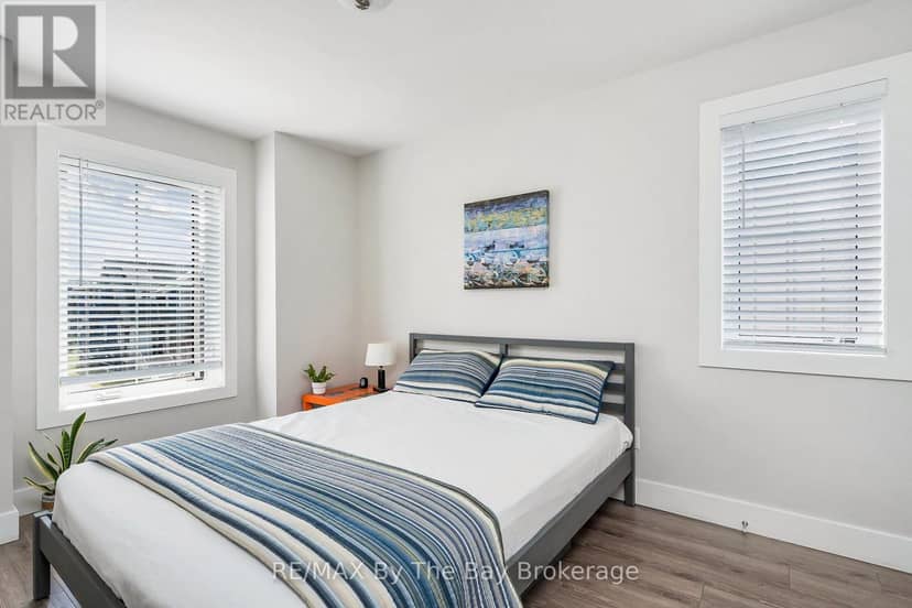 112 Sycamore Street — photo 17 of 32