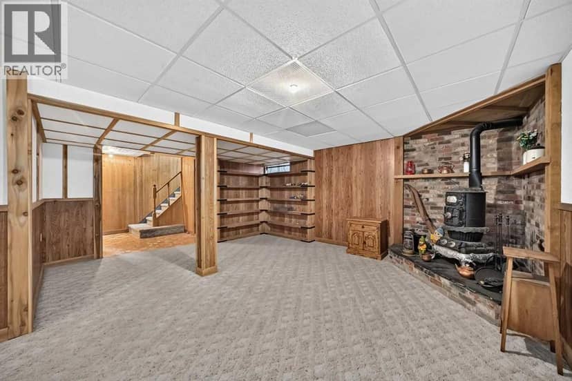 112 Queensland Place SE — photo 26 of 40