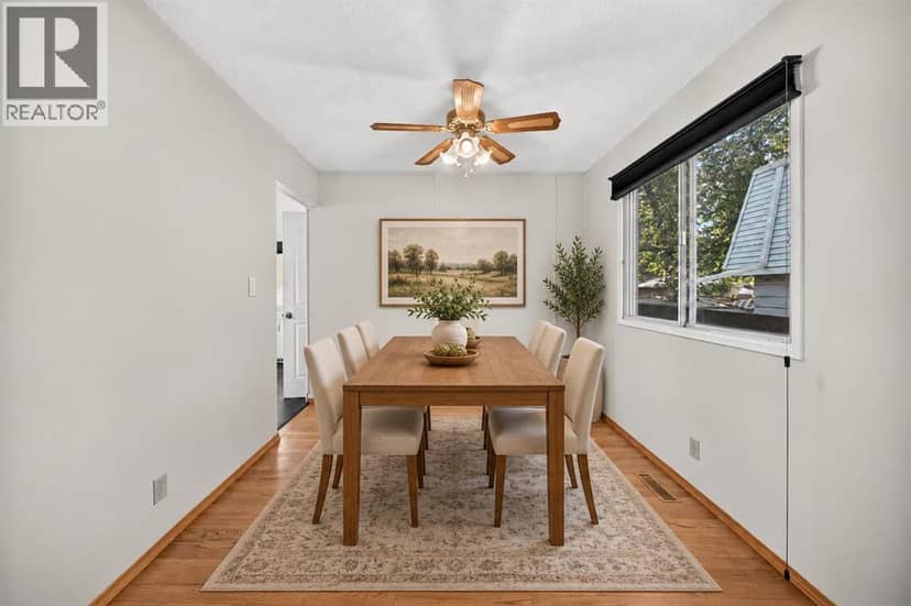 112 Queensland Place SE — photo 11 of 40