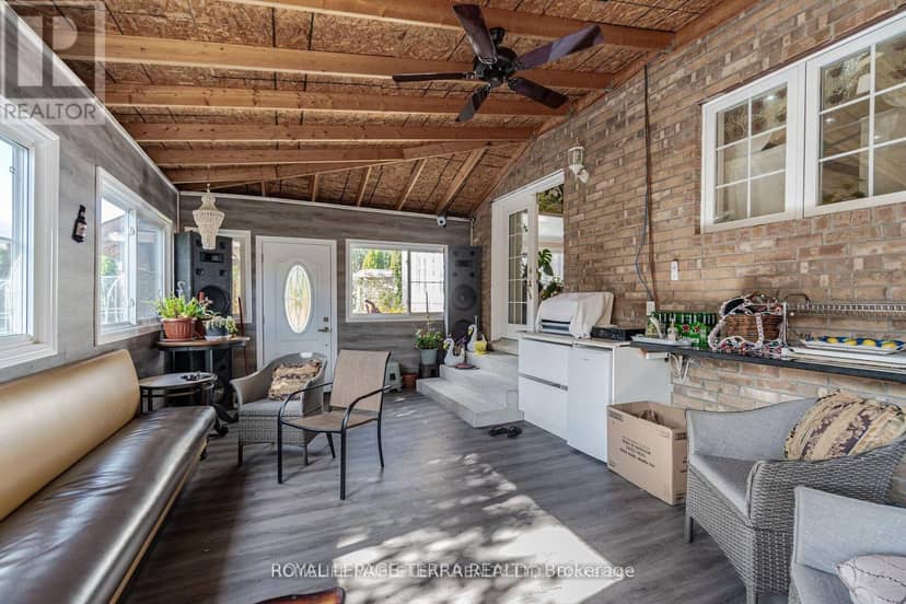 14 Sheringham Street — photo 31 of 33
