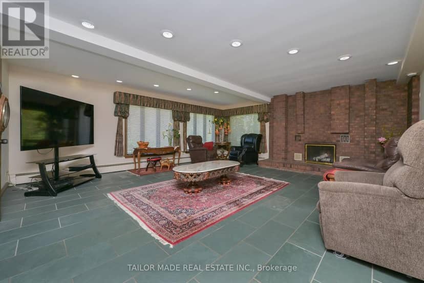 40 Walton Drive — photo 17 of 40