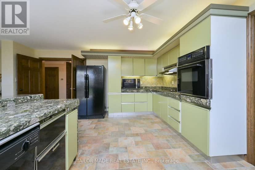 40 Walton Drive — photo 8 of 40