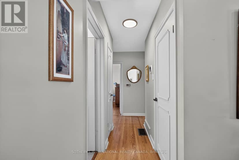 871 Mississauga Valley Boulevard — photo 14 of 40