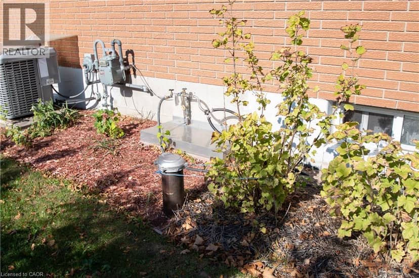477 DELCREST Avenue — photo 10 of 40