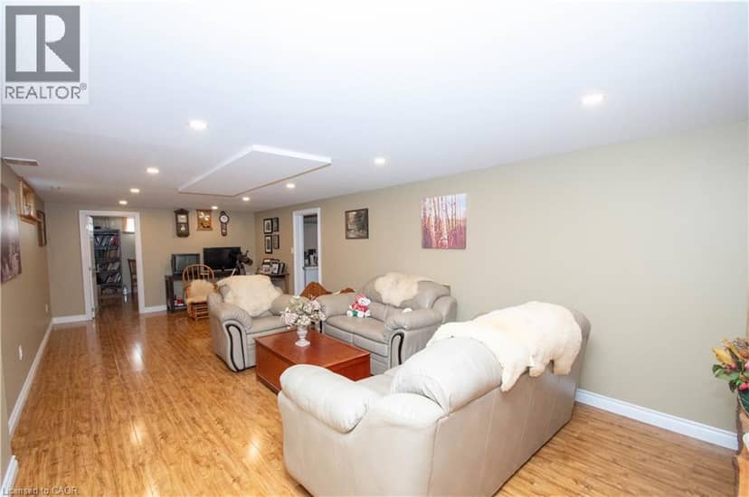 477 DELCREST Avenue — photo 32 of 40