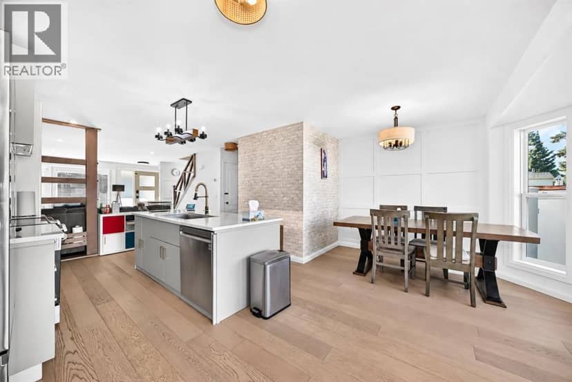 430 56 Avenue SW — photo 16 of 40