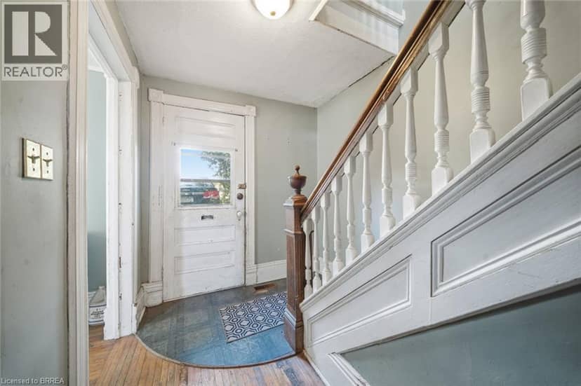 16 1/2 TERRACE HILL Street, Brantford, photo 3