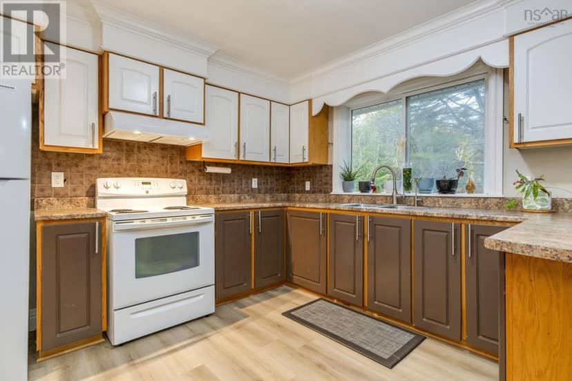 608 Windsor Junction Road — photo 16 of 40