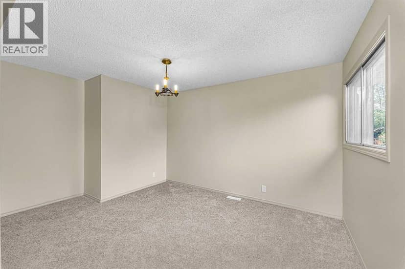 6 Woodland Close — photo 24 of 40