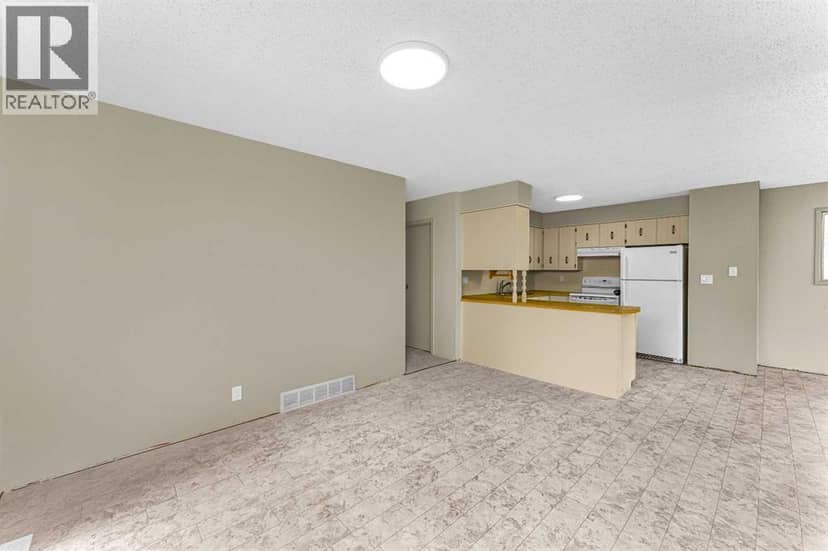 6 Woodland Close — photo 18 of 40