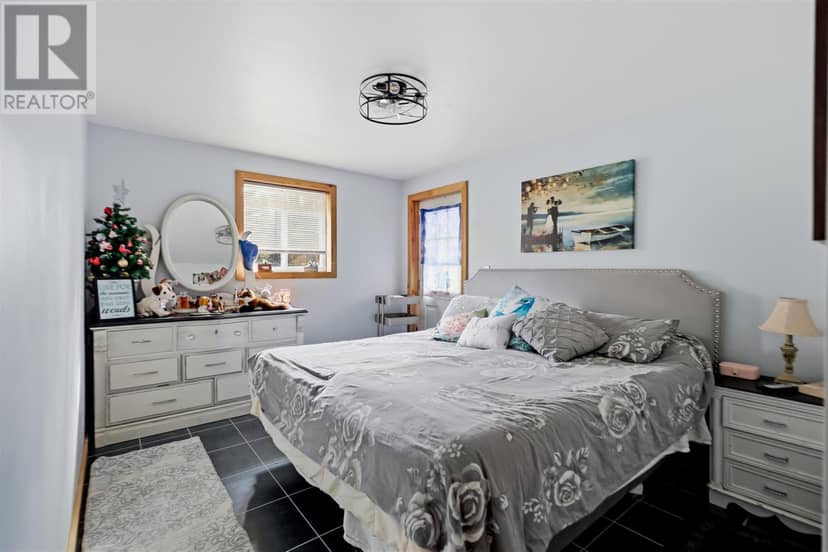 152 MacLean RD — photo 18 of 39