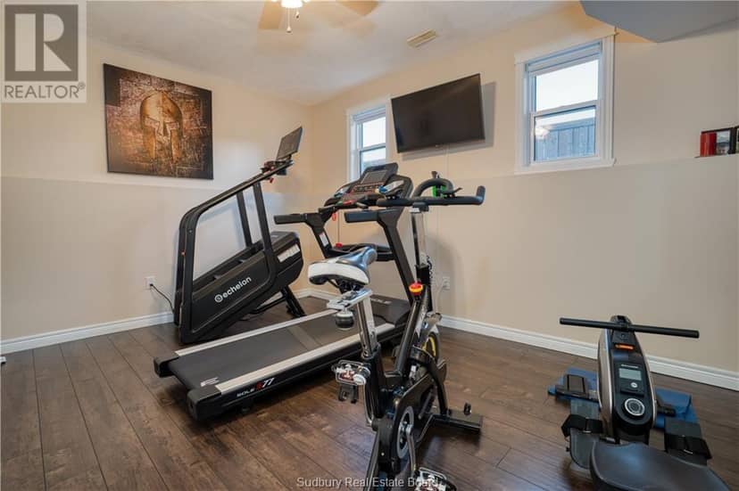 36 Riverside Drive — photo 21 of 33