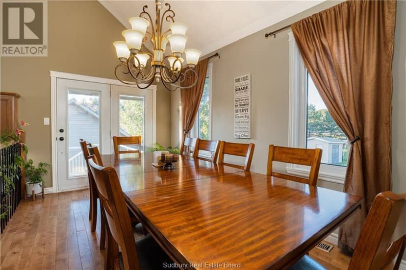 36 Riverside Drive, Wahnapitae, photo 8