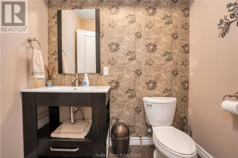 36 Riverside Drive — photo 9 of 33