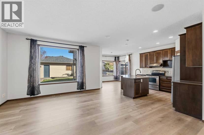 195 Elgin Rise SE — photo 11 of 40