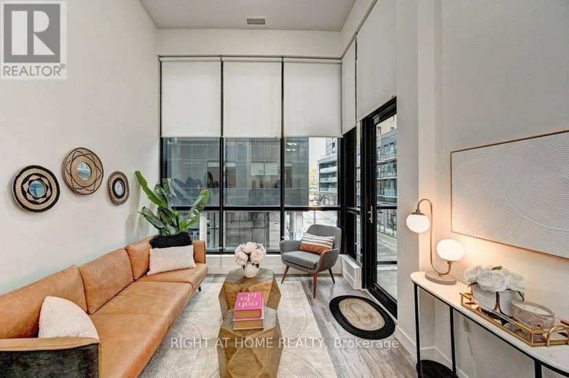 218 - 100 Garment Street — photo 1 of 29
