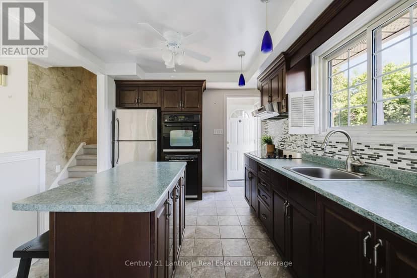 31 Marsh Drive — photo 14 of 40