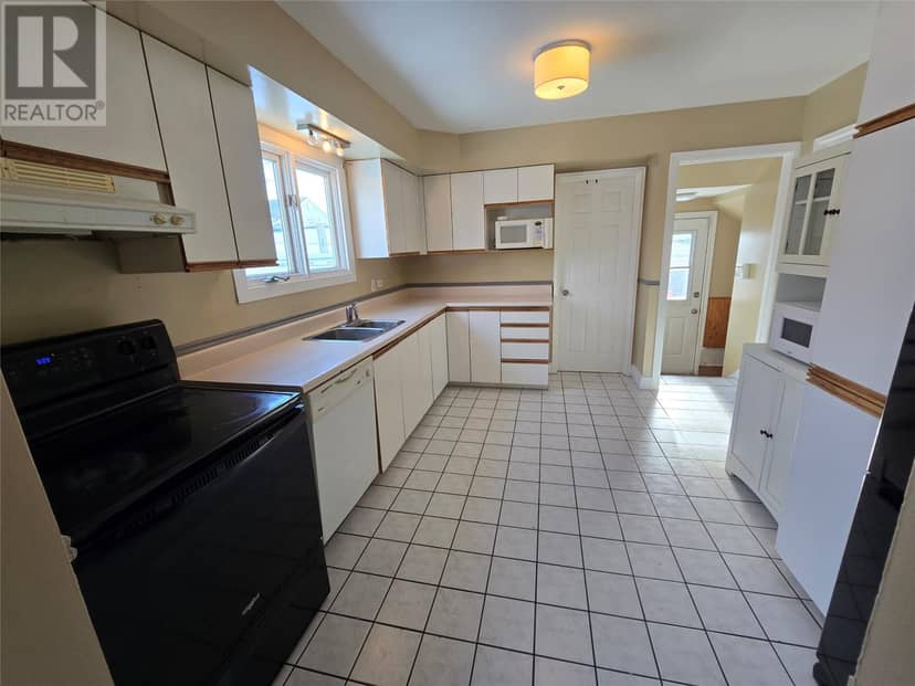 303 Carson Avenue — photo 11 of 36