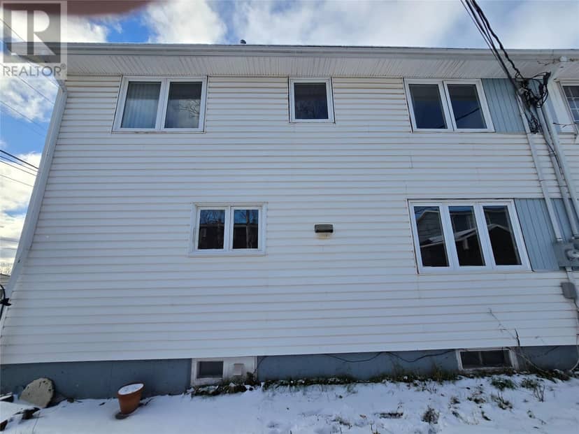 303 Carson Avenue, Labrador City, photo 4