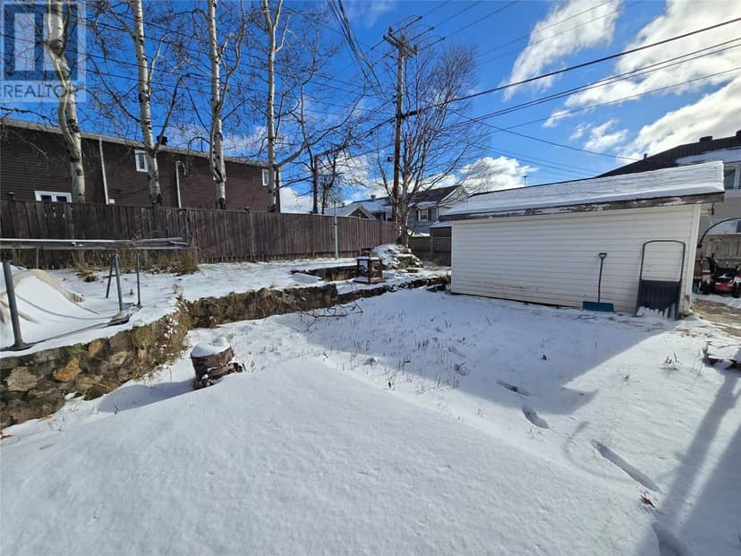 303 Carson Avenue, Labrador City, photo 7