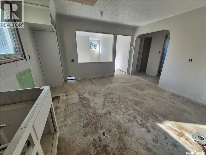 304 Froude STREET — photo 11 of 40