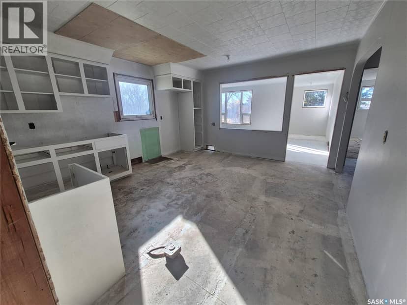 304 Froude STREET — photo 12 of 40