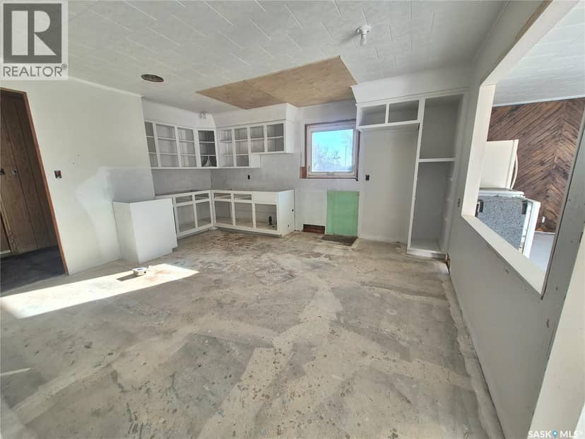 304 Froude STREET — photo 14 of 40