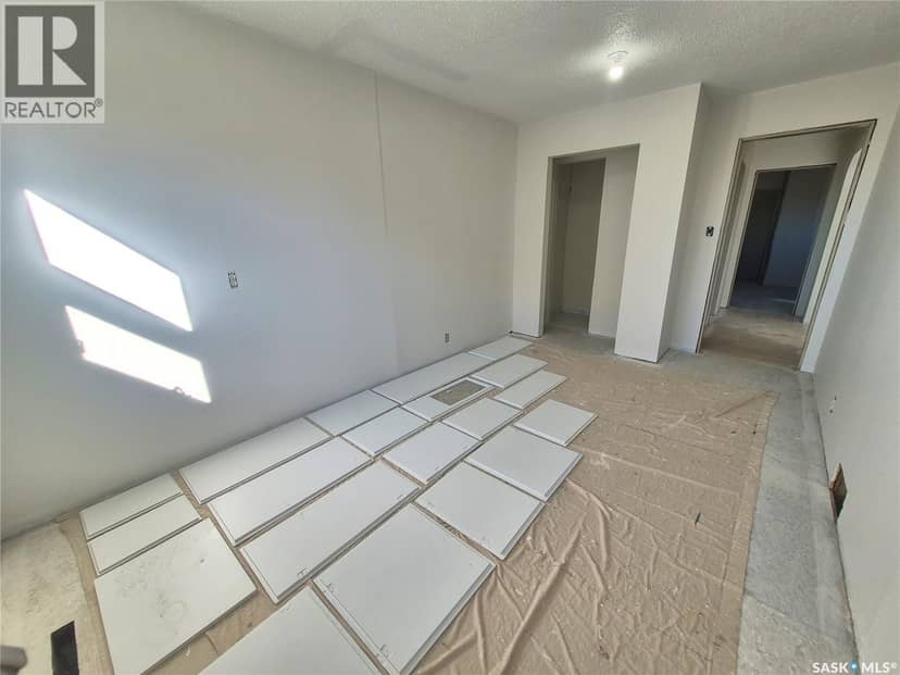 304 Froude STREET — photo 21 of 40