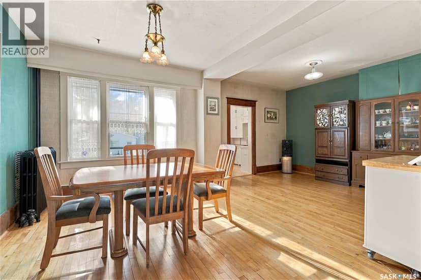 517 Rusholme ROAD — photo 9 of 40