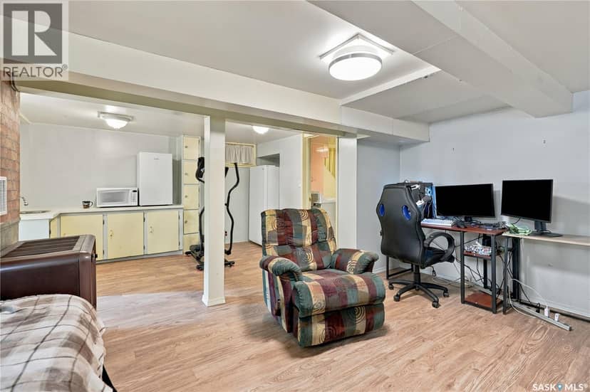 517 Rusholme ROAD — photo 37 of 40