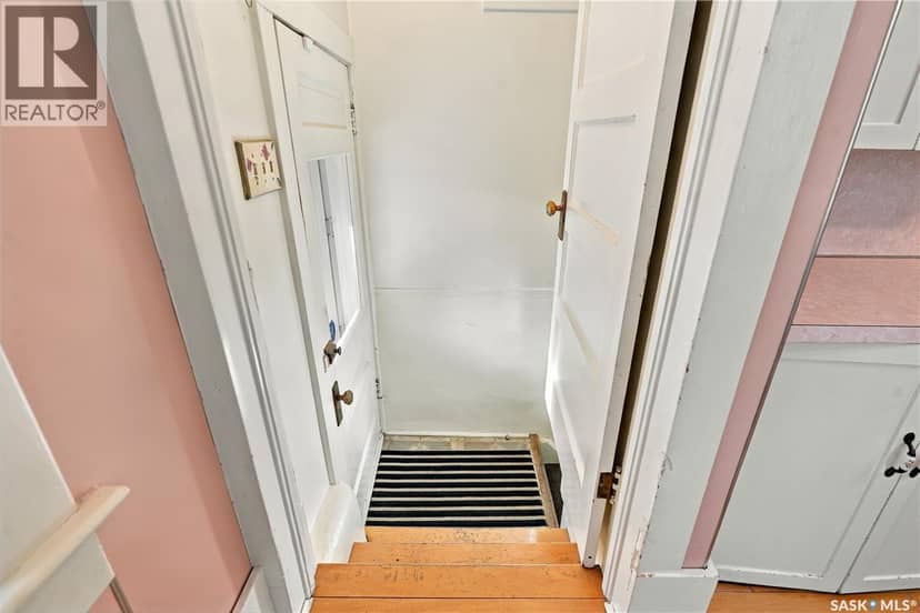 517 Rusholme ROAD — photo 18 of 40