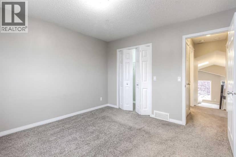 241 Morningside Gardens SW — photo 21 of 40