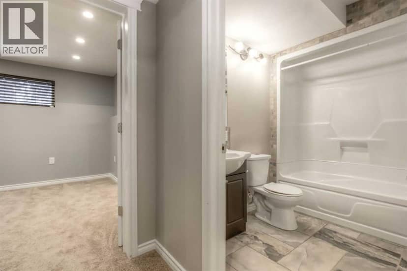241 Morningside Gardens SW — photo 33 of 40