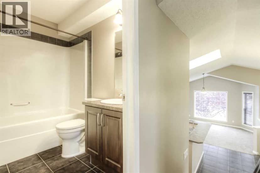 241 Morningside Gardens SW — photo 16 of 40