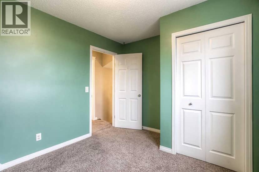 241 Morningside Gardens SW — photo 18 of 40