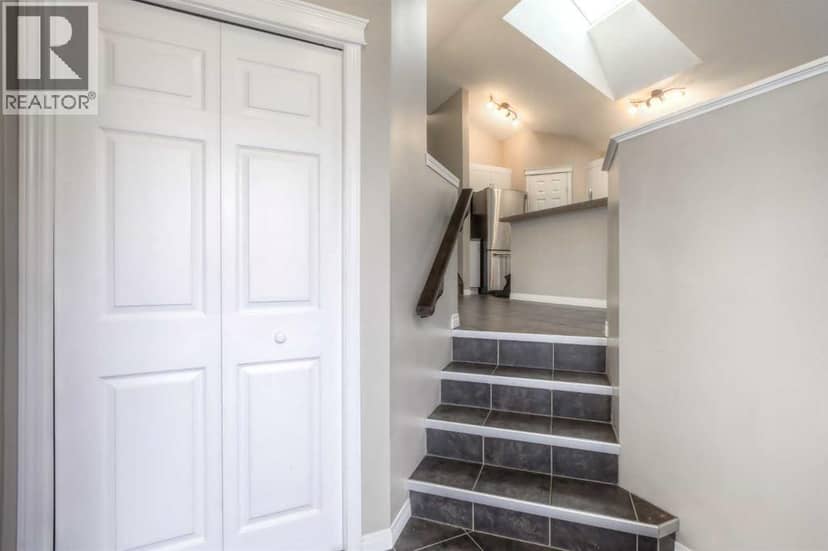 241 Morningside Gardens SW, Airdrie, photo 3